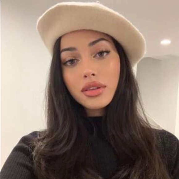 Solid Beret - Picture 3 of 3